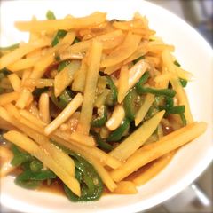 A picture of Potato and Green Pepper Stir Fry with Oyster Sauce.