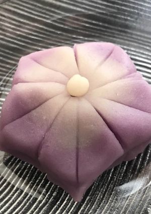 Une photo de Nerikiri Wagashi " 桔梗 (campanule japonaise)"