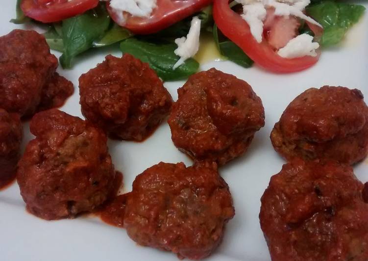 Simple Way to Prepare Perfect Meatballs with spicy tomato sauce