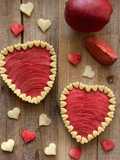 Red love apple pie