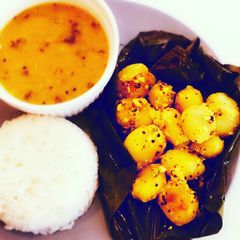 A picture of Bengali Steamed Potatoes (Bhaapa Aaloo).