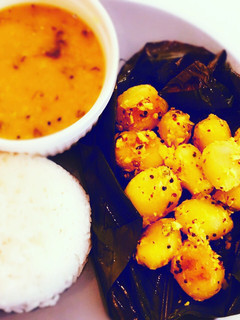 A picture of Bengali Steamed Potatoes (Bhaapa Aaloo).