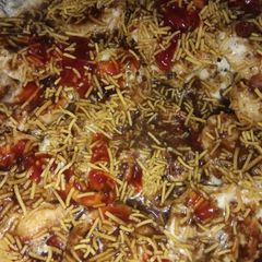 A picture of Dahi bhalle.