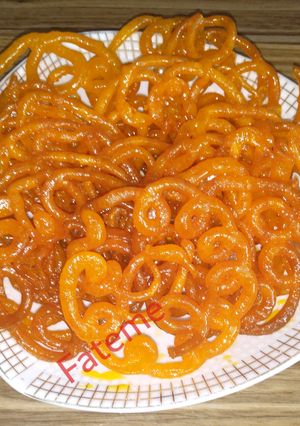 عکسی از دستور زولبیا بدون مخمر و فوری