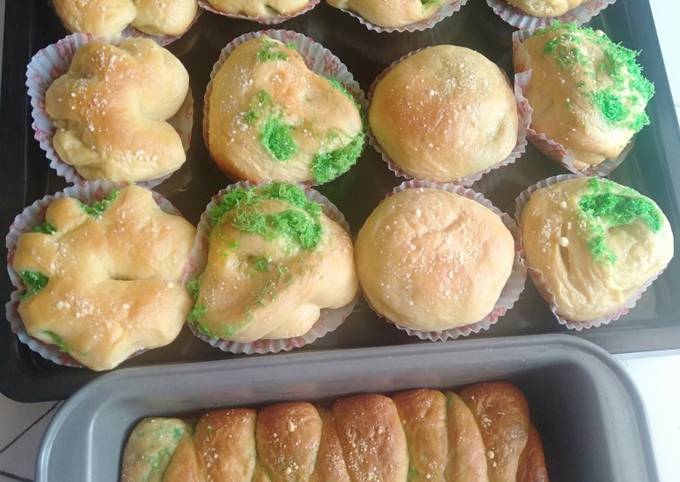 Resep Roti Manis Isi Kelapa Pandan Oleh Yuyun Yun Cookpad