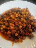 Pollo con garbanzos y berenjena tikka masala