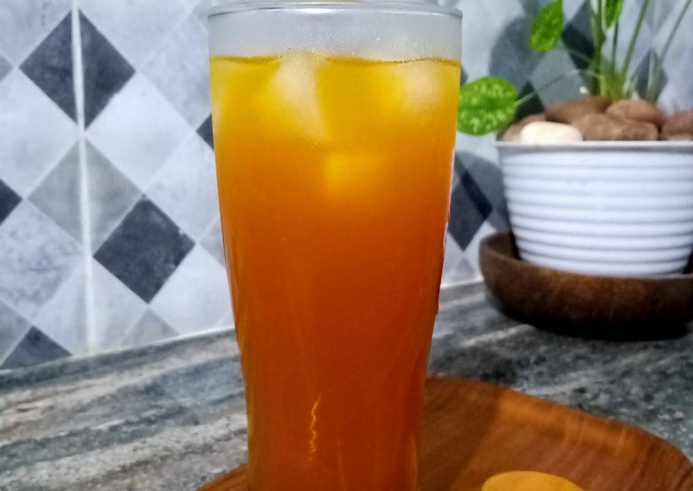 47. Es Kunyit Asam