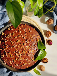 عکسی از دستور کیک شکلاتی گردویی
