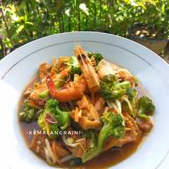 รูปของ Tumis udang sayur