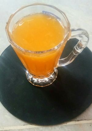 ફ્રેશ ઓરેન્જ જ્યુસ (Fresh Orange Juice Recipe In Gujarati) રેસીપી મુખ્ય ફોટો