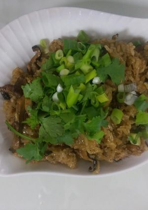 香菇肉絲油飯 的食譜成品照片