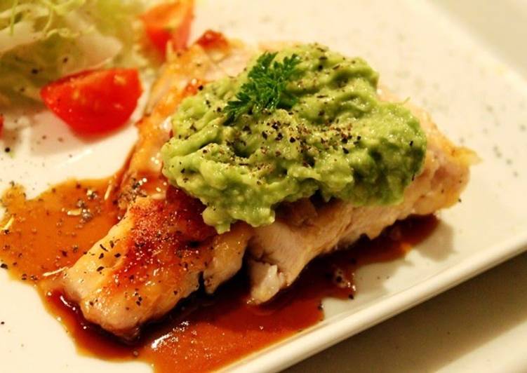 How to Make Ultimate Chicken Steak with Avocado Sauce