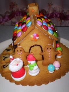 A picture of Cookie House For Christmas.