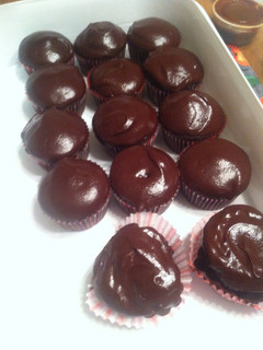 A picture of Dark Chocolate Cupcakes.