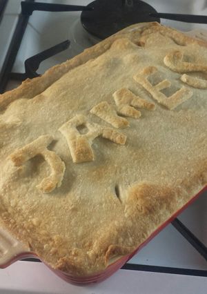 A picture of Chicken And Vegetable Pie.