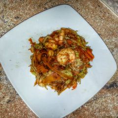 A picture of Yummy shrimp and mung beans skillet.