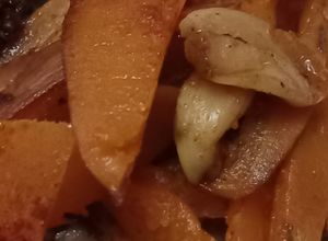 Una foto de Boniatos fritos veganos
