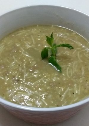 A picture of Lentil Soup with Vermicelli and Oats.