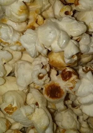 A picture of Old fashioned kettle corn.