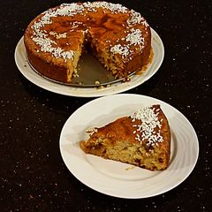 A picture of Apple Cinnamon Spice Cake.
