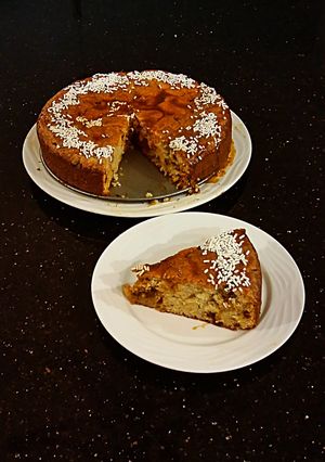 A picture of Apple Cinnamon Spice Cake.