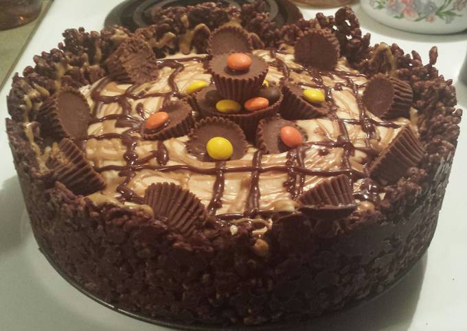 Frozen Peanut Butter Reeses Cheesecake