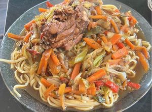 Una foto de Fideos estilo chino