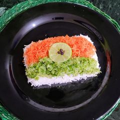 A picture of Steamed Rice & Salad.