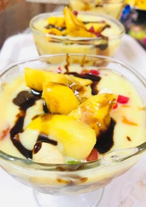 A picture of Mango custard shots.