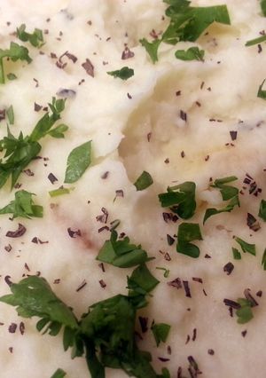 A picture of Herb Mashed Potatoes.