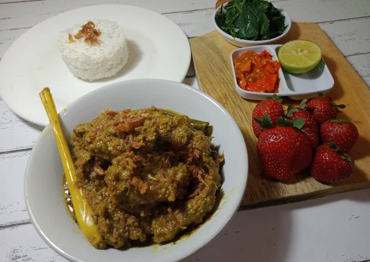 Bagaimana Membuat Indonesian Rendang ayam yang Lezat Sekali