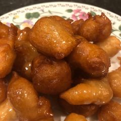 A picture of Crispy donut balls awama.