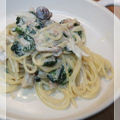 A picture of Tuna and Shimeji Mushroom Cream Pasta.