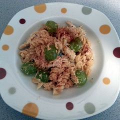 A picture of chicken and grape salad.