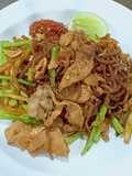 เส้นบุกสาหร่ายผัดซีอิ๊ว,หน่อไม้ฝรั่ง,สามชั้นสไลด์ - คีโต