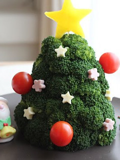 A picture of Broccoli Christmas Tree Salad.