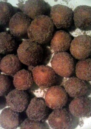 A picture of Grandma's Knockoff Cinnabon Bites.
