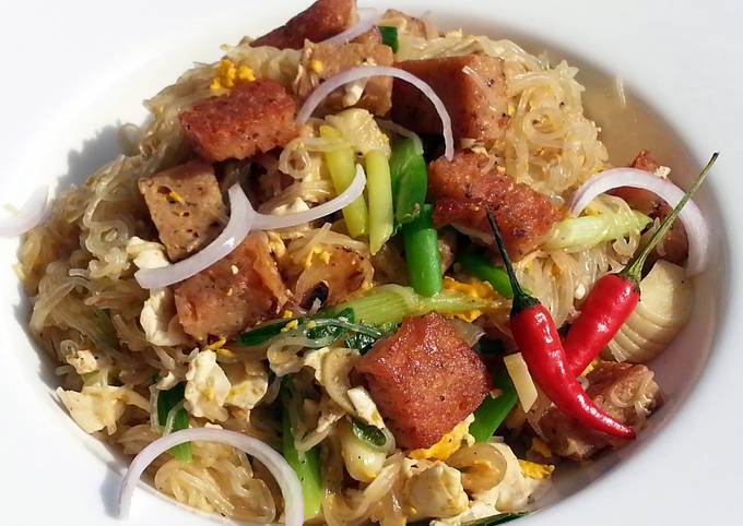 Recipe of Speedy Fried Cellophane Noodle With Spam