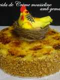 Mona rellena de Crème mousseline con yema quemada y almendra