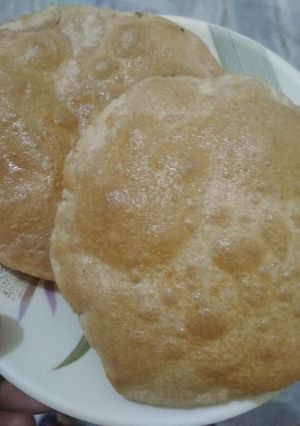 A picture of Aata puri.