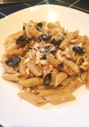 A picture of Creamy Black Garlic Pasta.