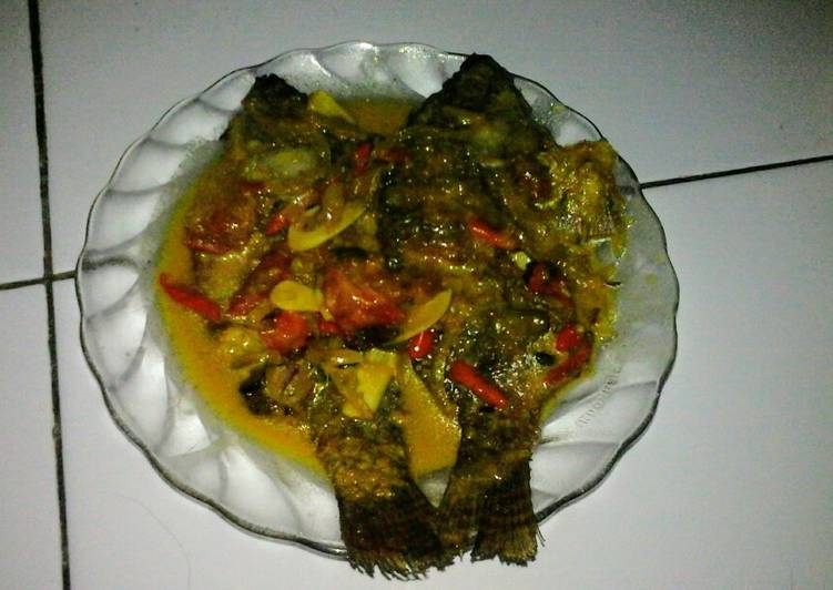 Bahan meracik Ikan mujair goreng masak santan yang praktis