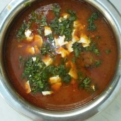 A picture of Chole paneer.