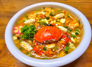 蝦皇金沙海鮮豆腐羹（創意料理） 的食譜成品照片