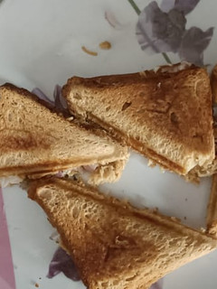 आलू के सैंडविच (aloo ke sandwich recipe in Hindi) रेसिपी मुख्य फोटो