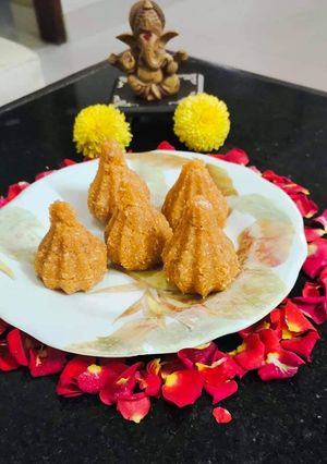 A picture of Bread Modak.