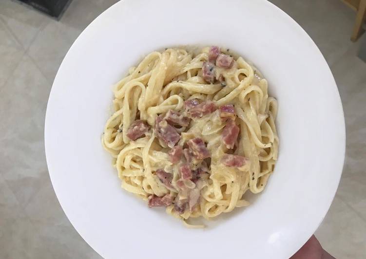 Cara Gampang Menyiapkan Fettucini Carbonara yang Enak Banget