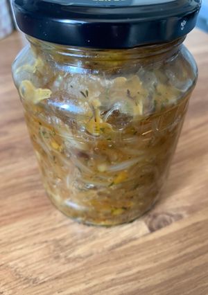 A picture of Caramelised White Onion & Apricot Relish.