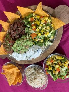 મેક્સિકન બરિતો બાઉલ (Mexican Burrito Bowl Recipe In Gujarati) રેસીપી મુખ્ય ફોટો