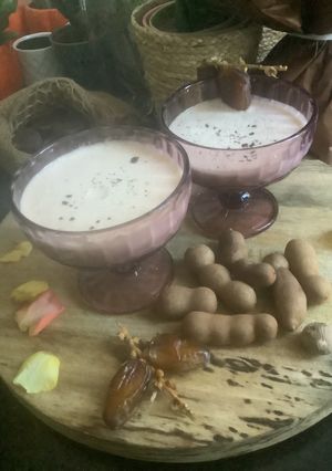 Une photo de Lait 🍶de poule 🐓 tamarin dattes 🥄🥛💃